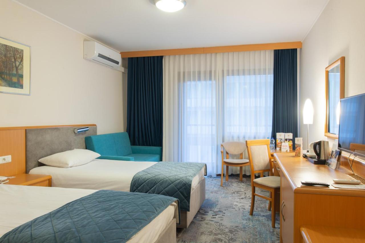 Hotel Mragowo Resort&Spa Buitenkant foto